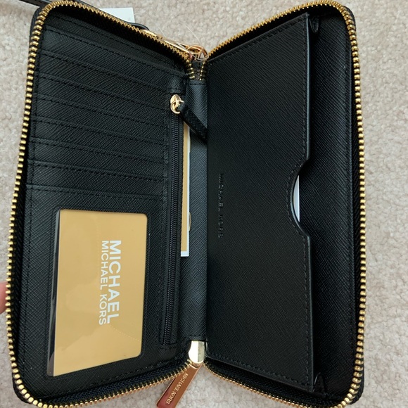 Michael Kors Taxi print wallet - Picture 9 of 16